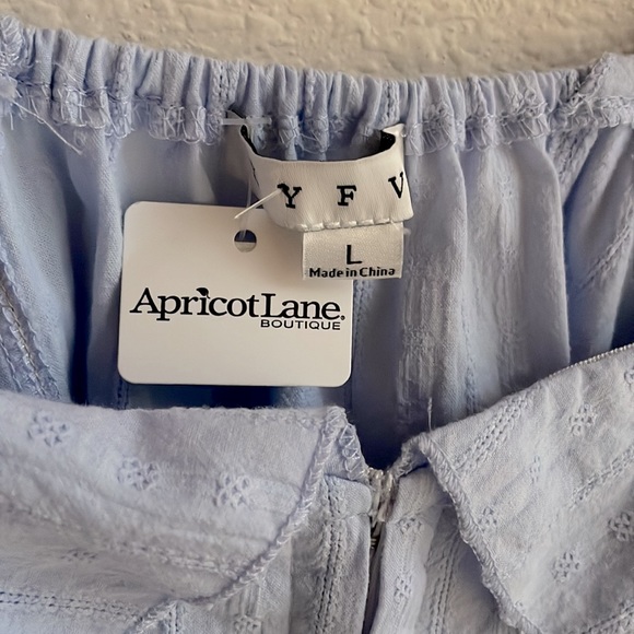 NWT HYFVE Blue Hook Front Crop Top. - Picture 3 of 6